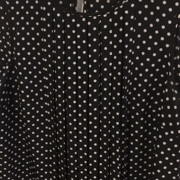 Michael Kors polka dot top. - Picture 4 of 5